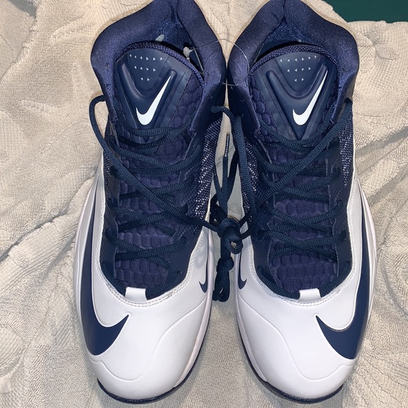 Nike shoes - Picture 9 of 13